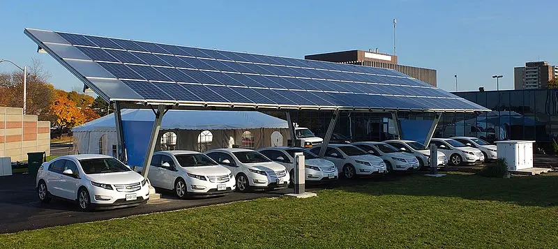 charging RV with solar