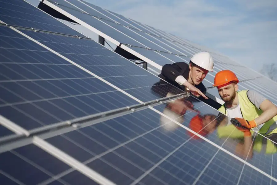 How to Start a Profitable Solar Panel Cleaning Business